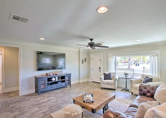 Families W/ Pets Welcome! Dtwn Retreat Holiday home Gilbert