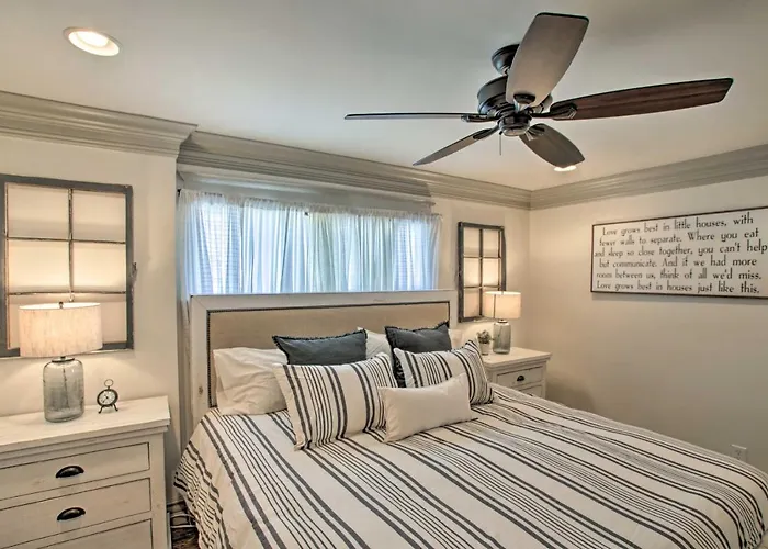 Holiday home Families W/ Pets Welcome! Dtwn Retreat *